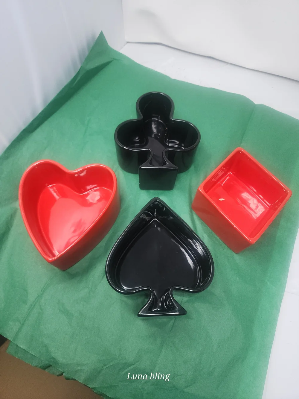 Card Suit Ceramic Serving Dish Set - Black & Red